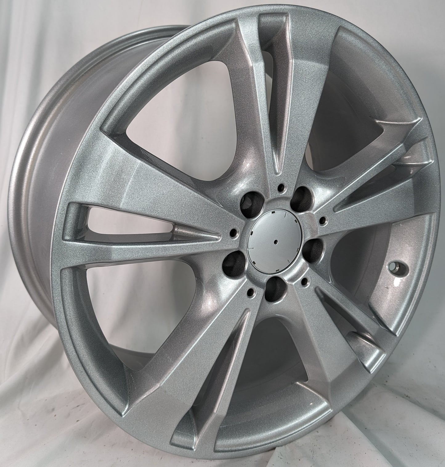 Set 4 - 18" OEM Mercedes-Benz Factory Wheels A2124013102 A2124013202 18" x 8.5" / 18" x 9" E300 E350 E400 E500 2010-2015