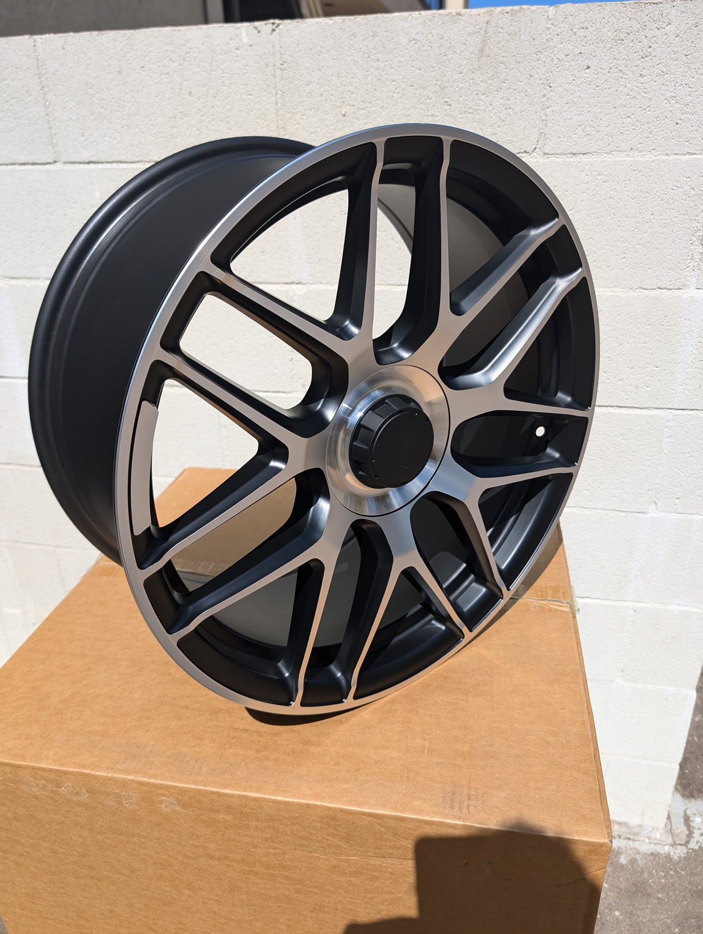 Style 424, 19x8 & 19x9, Black/Machined, Set of Four